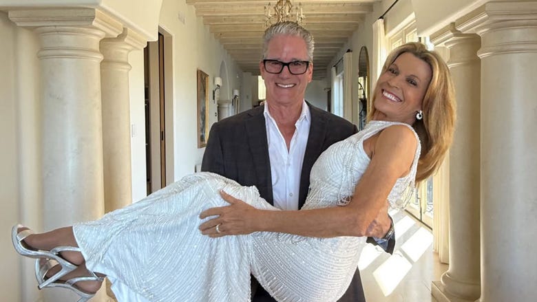 Vanna White Is Married! 'Wheel' Host Announces She Secretly Tied the Knot