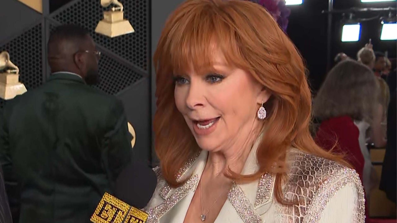 GRAMMYs: Reba McEntire ehrt ihren verstorbenen Stiefsohn Brandon und ...