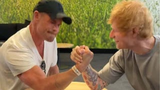 Ed Sheeran and Chris Hemsworth Battle Each Other in an Arm Wrestling Match