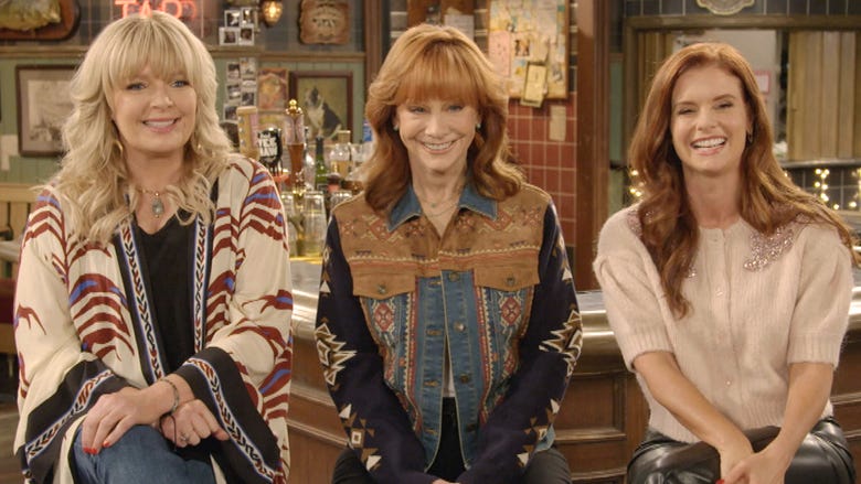 'Reba' Reunion! Joanna Garcia Swisher Joins Former TV Mom on 'Happy's Place' (Exclusive)